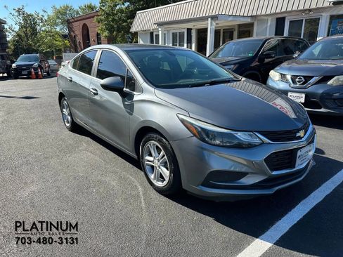 Used 2018 Chevrolet Cruze LT image 4