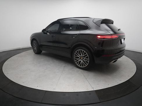 Certified 2022 Porsche Cayenne AWD/4WD image 36