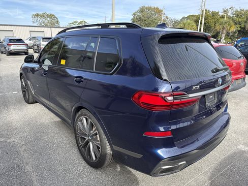 Used 2020 BMW X7 M50i image 3