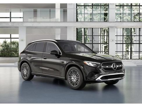 Used 2026 Mercedes-Benz GLC 300 4MATIC image 11