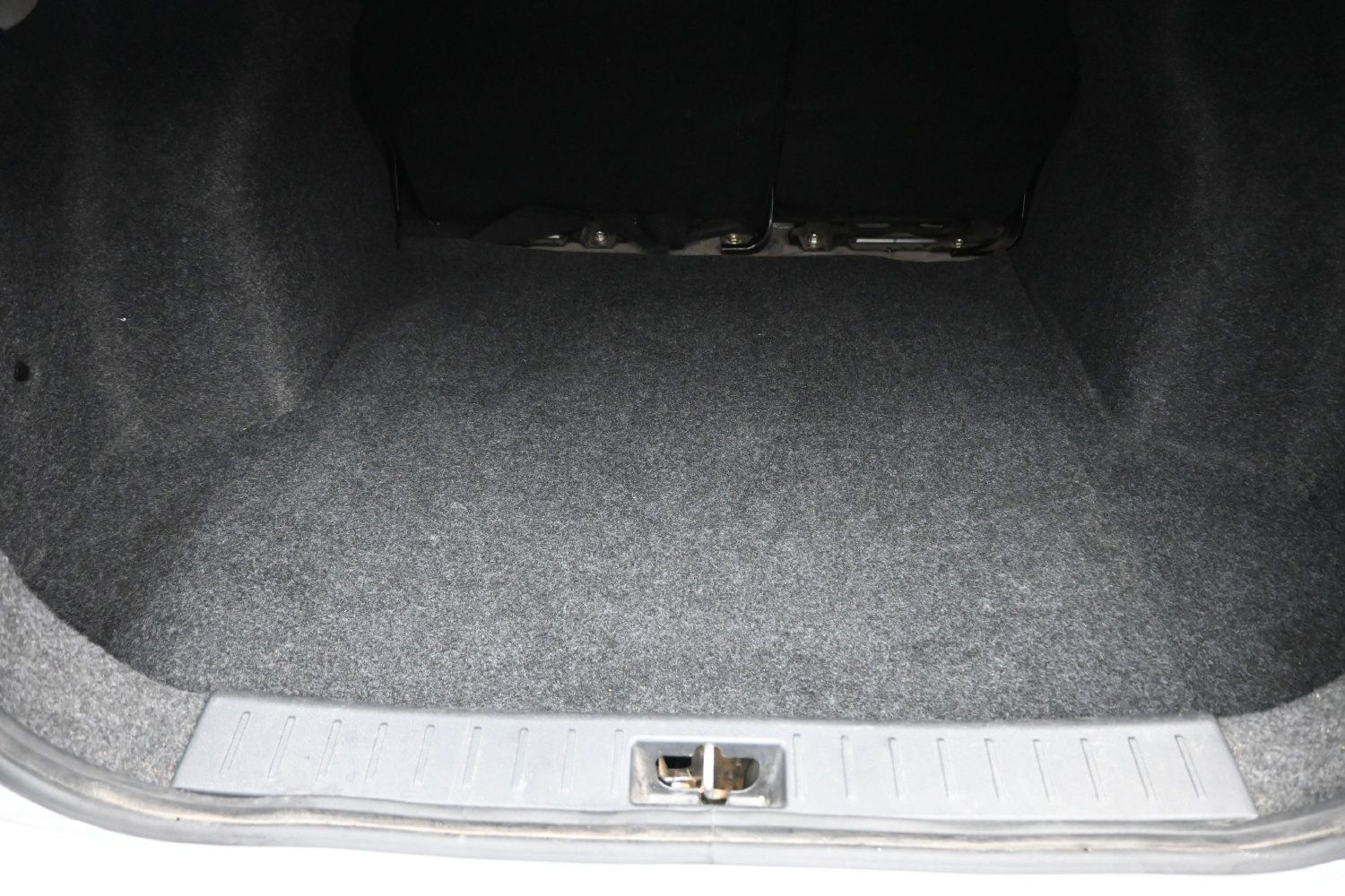 Used 2025 Nissan Versa SV FWD image 24
