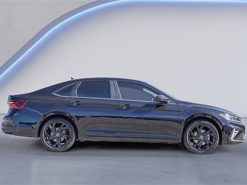 New 2026 Volkswagen Jetta SE image 4