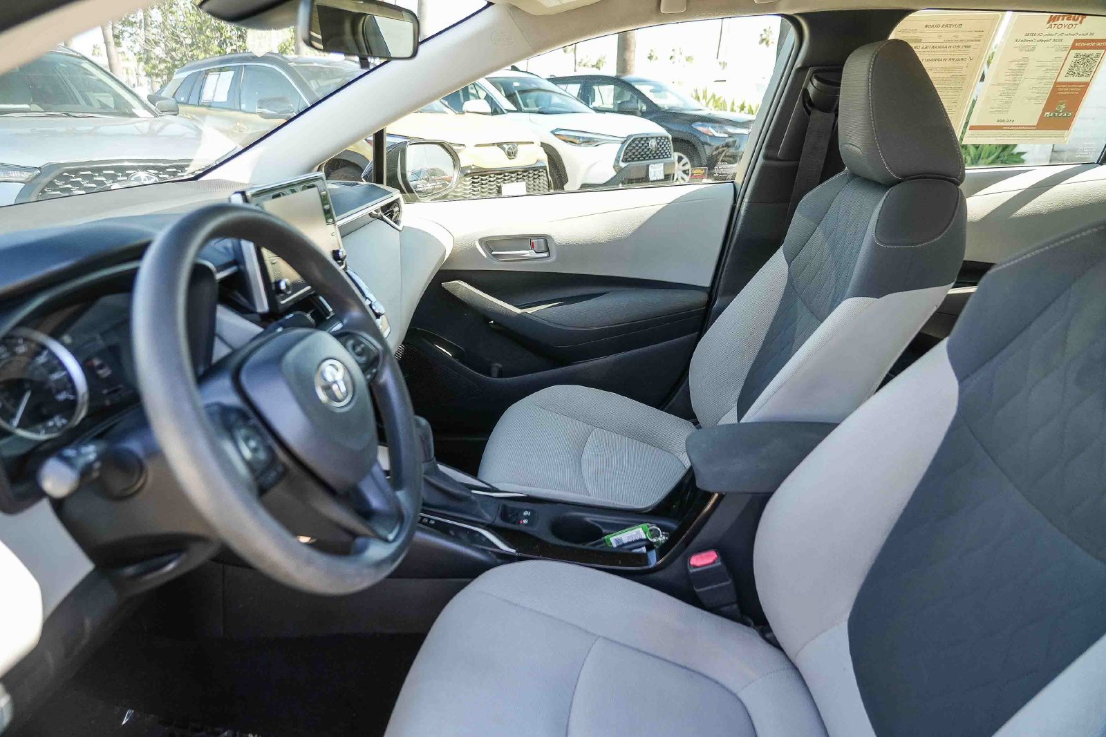 Used 2020 Toyota Corolla LE FWD image 17