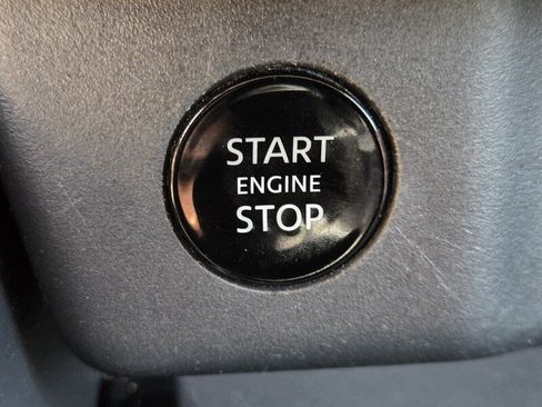 Used 2024 Nissan Rogue S FWD image 29