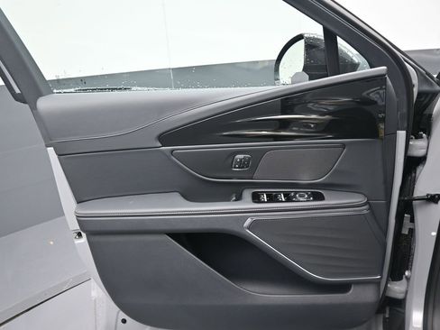 New 2026 Lincoln Nautilus Premier w/ Jet Appearance Package AWD/4WD image 19