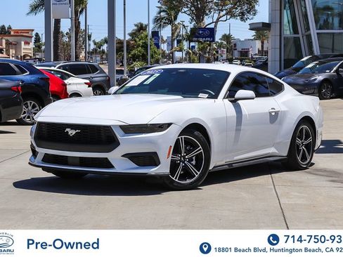 Used 2025 Ford Mustang Coupe RWD image 1