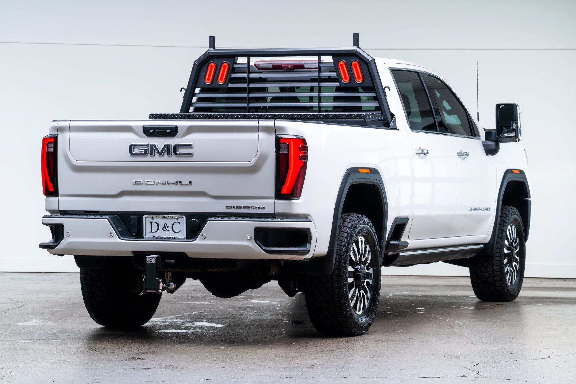 Used 2024 GMC Sierra 3500 Denali Ultimate AWD/4WD image 6