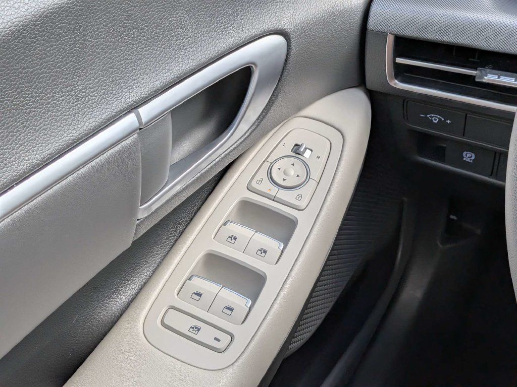 Used 2025 Hyundai Sonata SEL FWD image 18