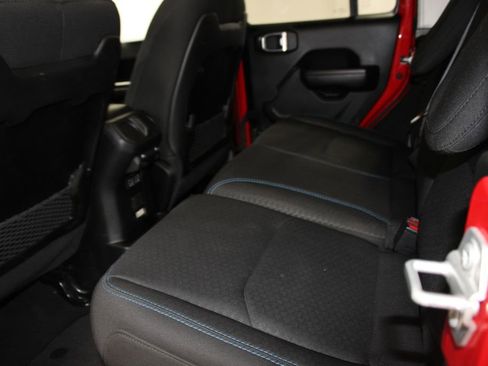 Used 2024 Jeep Wrangler Unlimited Rubicon 4xe image 24