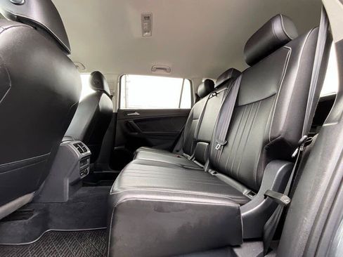 Used 2022 Volkswagen Tiguan SE AWD/4WD image 13