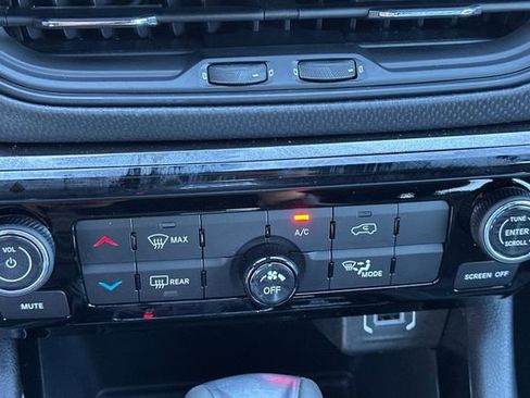 New 2026 Jeep Compass Latitude image 20