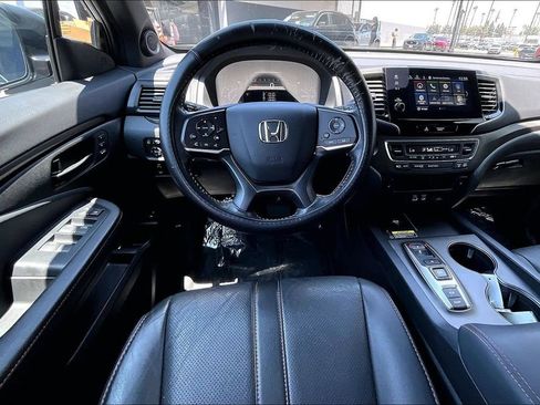 Used 2025 Honda Passport TrailSport image 7