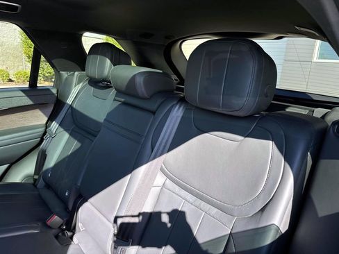 Used 2023 Land Rover Range Rover Sport SE Dynamic image 21