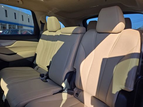 Used 2024 Acura MDX SH-AWD image 12