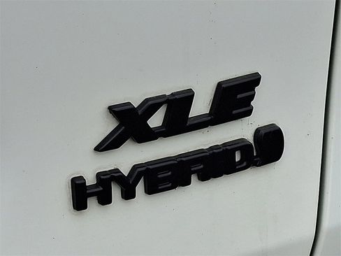 Used 2022 Toyota RAV4 XLE image 31