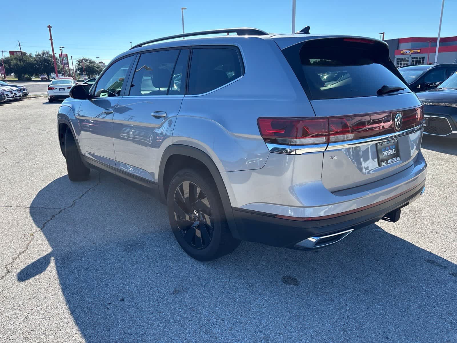 Used 2024 Volkswagen Atlas SE FWD image 8