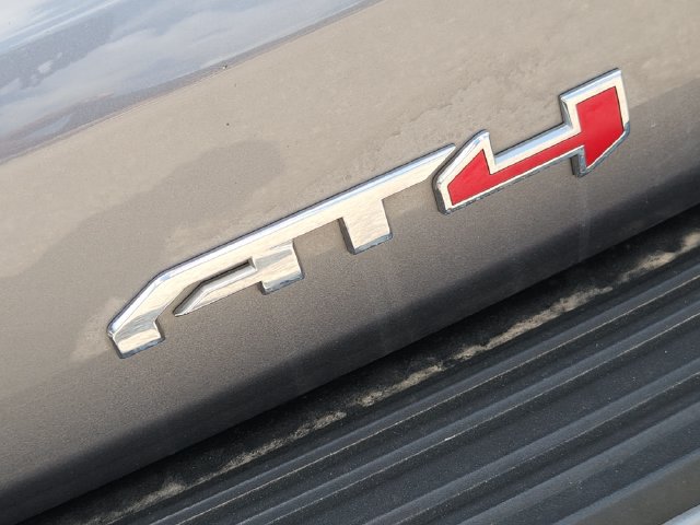 Used 2022 GMC Yukon AT4 AWD/4WD image 13