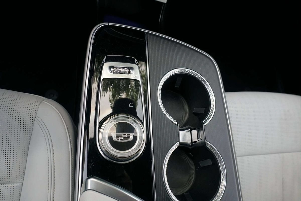Used 2024 Cadillac Lyriq Luxury RWD image 27
