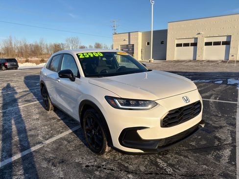 Used 2025 Honda HR-V Sport image 8