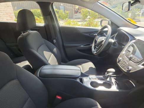 Used 2024 Chevrolet Malibu LT image 9