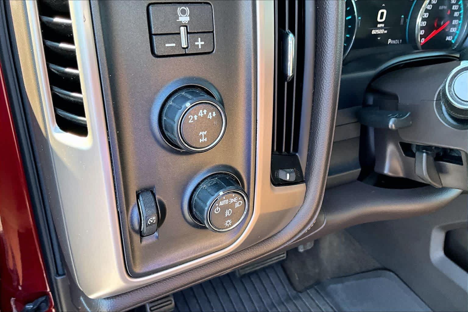 Used 2018 GMC Sierra 2500 Denali w/ Duramax Plus Package AWD/4WD image 25