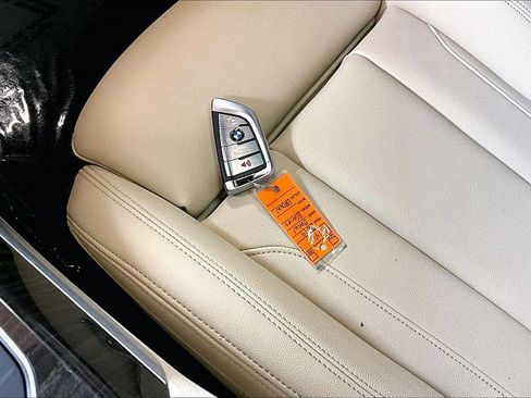 Used 2019 BMW 330i xDrive Sedan w/ Convenience Package image 10