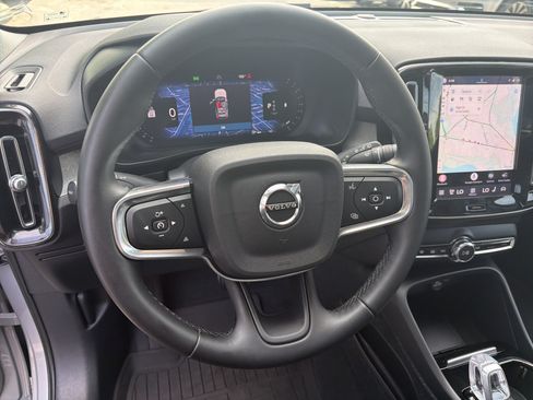 Certified 2023 Volvo XC40 B4 Plus w/ Protection Package Premier FWD image 18