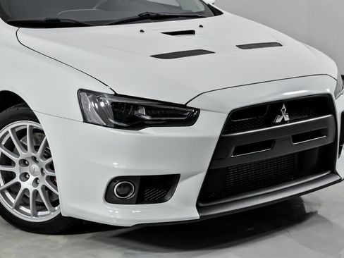 Used 2014 Mitsubishi Lancer Evolution GSR image 3