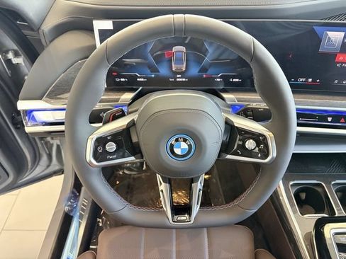 New 2026 BMW i7 M70 w/ Executive Package AWD/4WD image 18