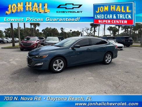 Used 2025 Chevrolet Malibu LS image 3