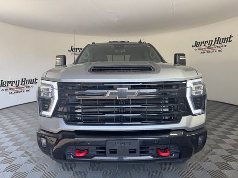 Used 2025 Chevrolet Silverado 2500 LT w/ Trail Boss Package AWD/4WD image 5