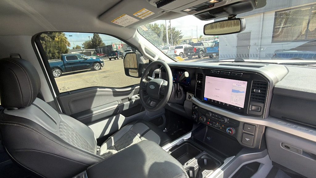 Used 2023 Ford F250 XLT w/ Black Appearance Package AWD/4WD image 30