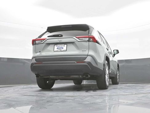 Used 2022 Toyota RAV4 XLE Premium AWD/4WD image 40