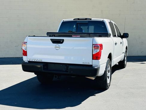 Used 2021 Nissan Titan S w/ S Utility Package image 5