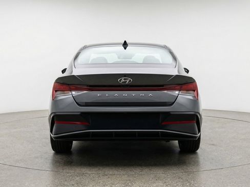 Used 2025 Hyundai Elantra SEL image 7