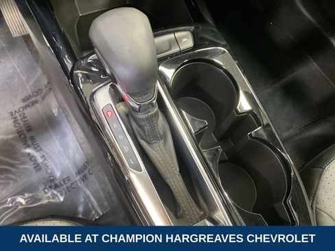 Used 2025 Chevrolet Trax LT FWD image 21