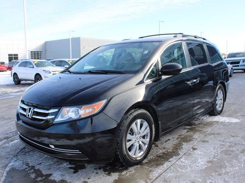 Used 2016 Honda Odyssey SE image 3