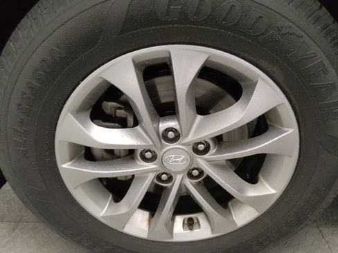 Used 2019 Hyundai Santa Fe SE FWD image 31