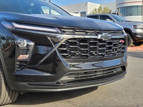 Used 2025 Chevrolet Trax RS w/ Driver Confidence Package FWD image 8