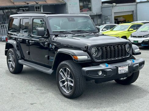Used 2024 Jeep Wrangler Unlimited w/ LED Headlamp & Fog Lamp Group AWD/4WD image 4
