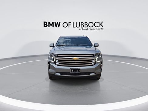 Used 2024 Chevrolet Suburban High Country w/ Premium Package 2 AWD/4WD image 3