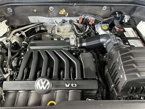 Used 2018 Volkswagen Atlas SE w/ R-Line Package image 32