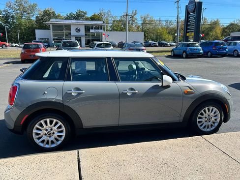 Used 2015 MINI Cooper 4-Door Hardtop image 5