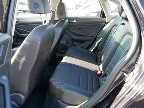 Certified 2024 Volkswagen Jetta SE image 17