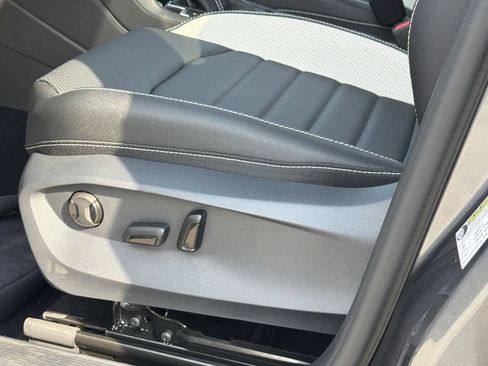 New 2026 Volkswagen Taos SEL AWD/4WD image 30