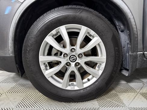 Used 2018 Nissan Rogue SV FWD image 20