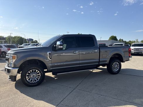 Used 2021 Ford F250 XLT w/ XLT Premium Package AWD/4WD image 3