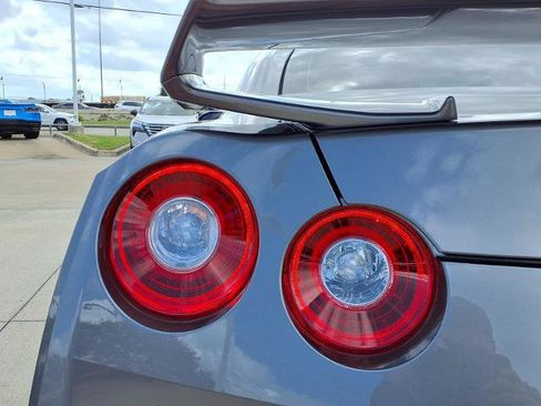 Certified 2024 Nissan GT-R w/ Floor Mat Package AWD/4WD image 13
