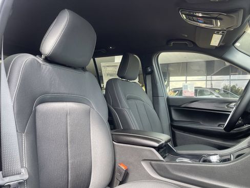 New 2026 Jeep Grand Cherokee Laredo AWD/4WD image 15