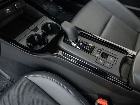 Used 2023 Toyota Prius XLE image 11